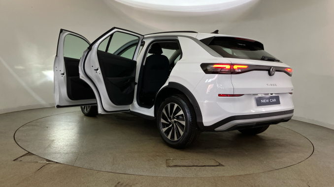 Volkswagen T-Roc 1.5 eTSI Life 5dr DSG Petrol Hatchback - Image 44